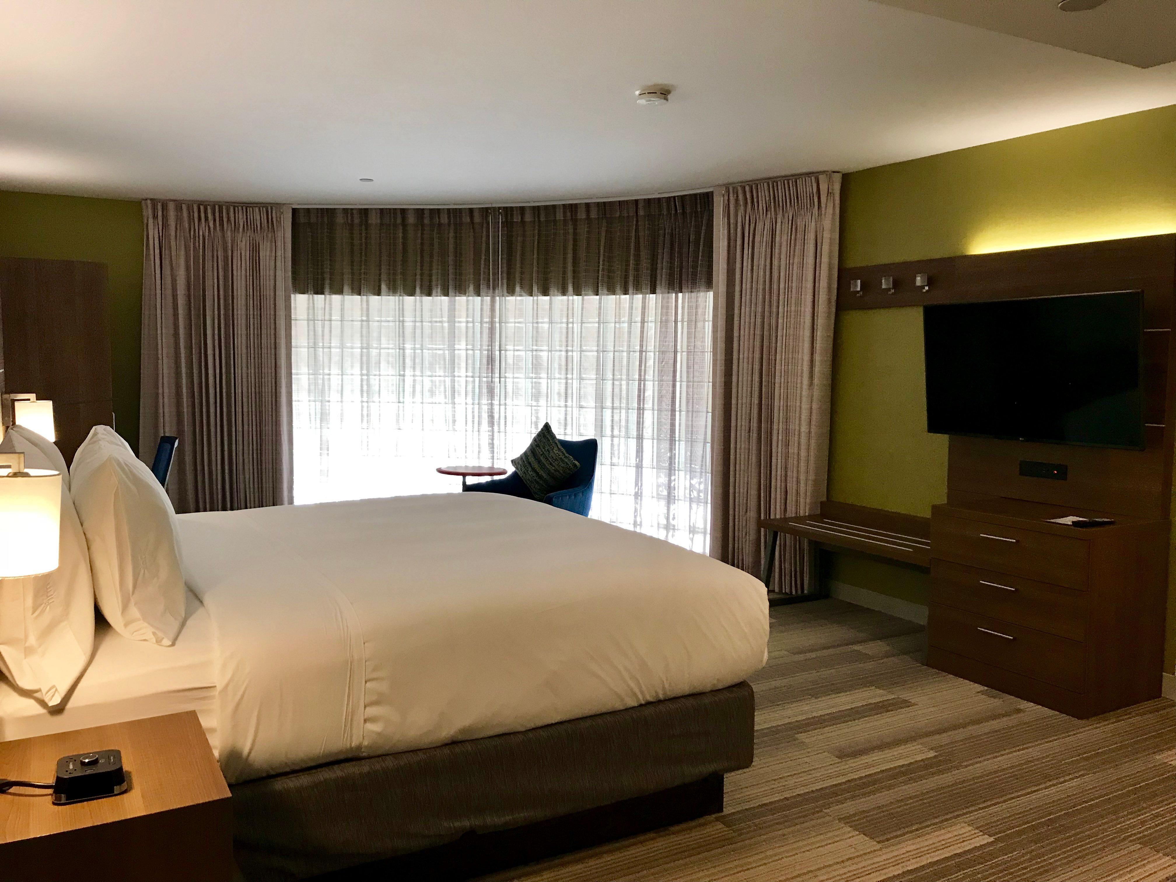 Holiday Inn Express & Suites Pasadena - Los Angeles By Ihg Exteriör bild