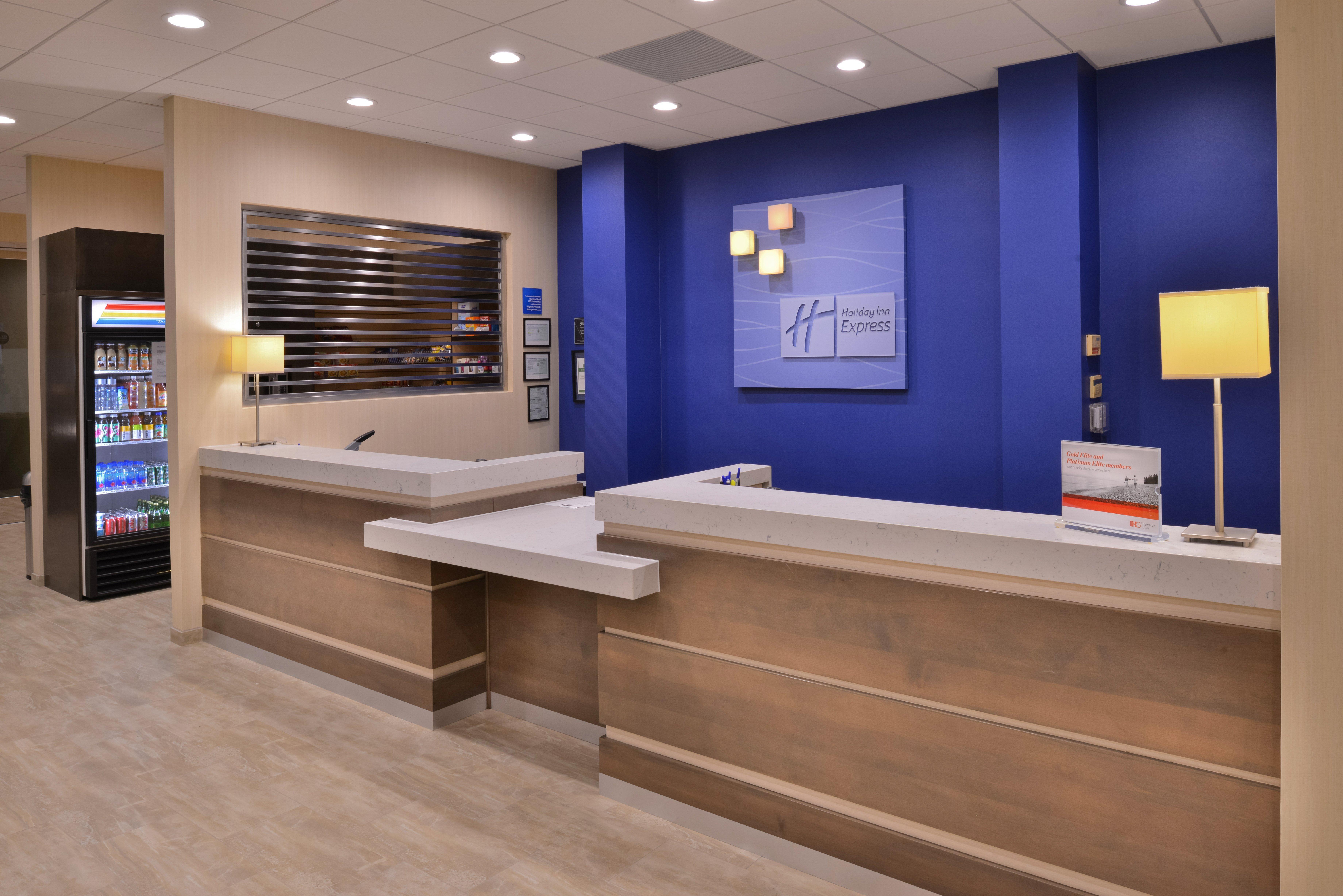 Holiday Inn Express & Suites Pasadena - Los Angeles By Ihg Exteriör bild