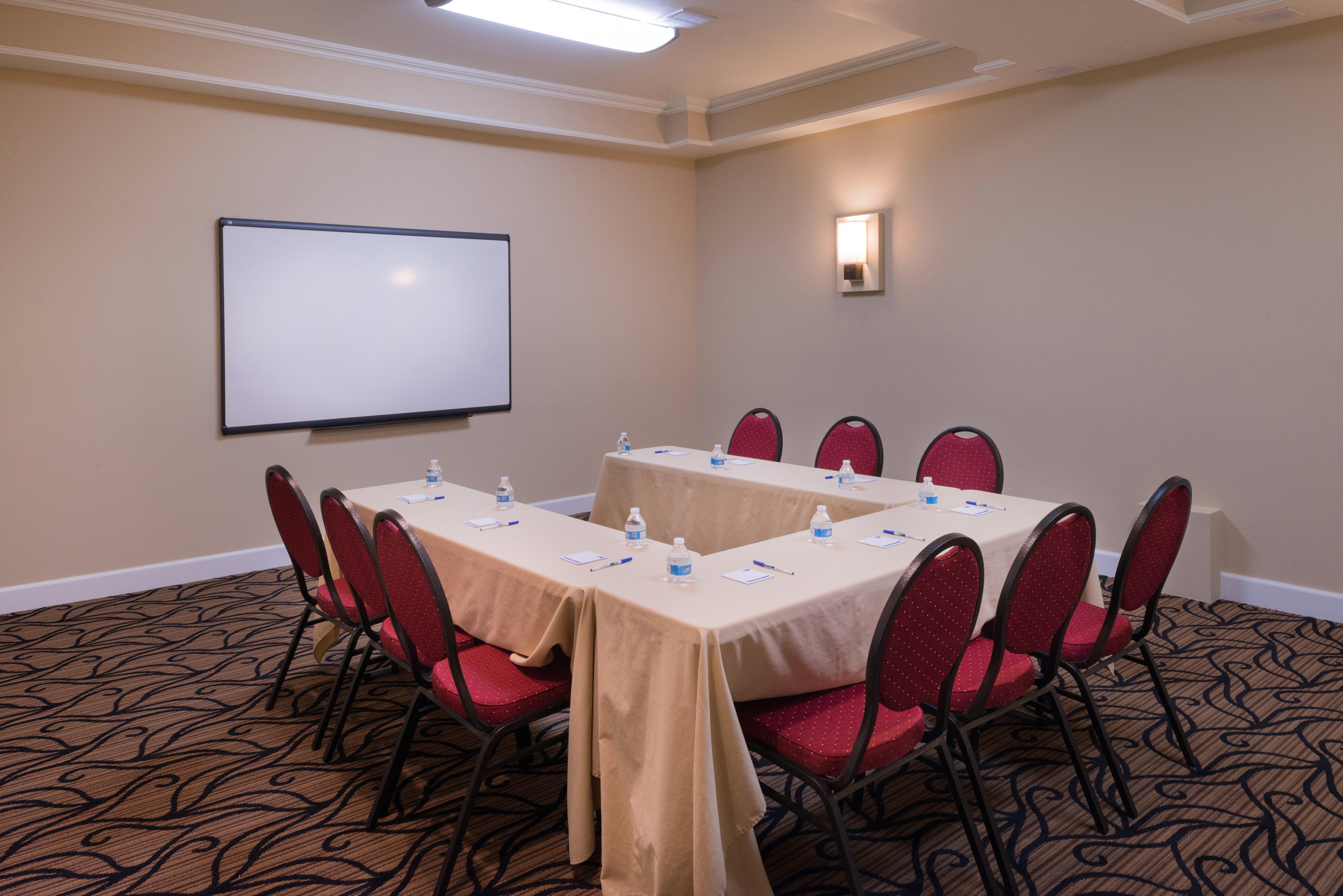 Holiday Inn Express & Suites Pasadena - Los Angeles By Ihg Exteriör bild