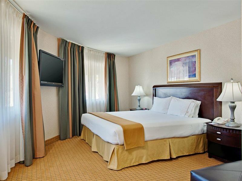 Holiday Inn Express & Suites Pasadena - Los Angeles By Ihg Exteriör bild