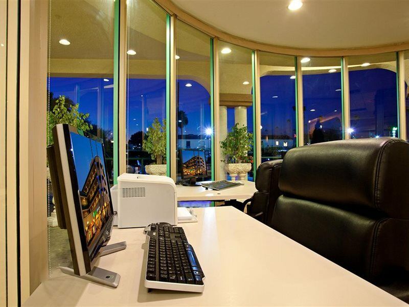 Holiday Inn Express & Suites Pasadena - Los Angeles By Ihg Exteriör bild